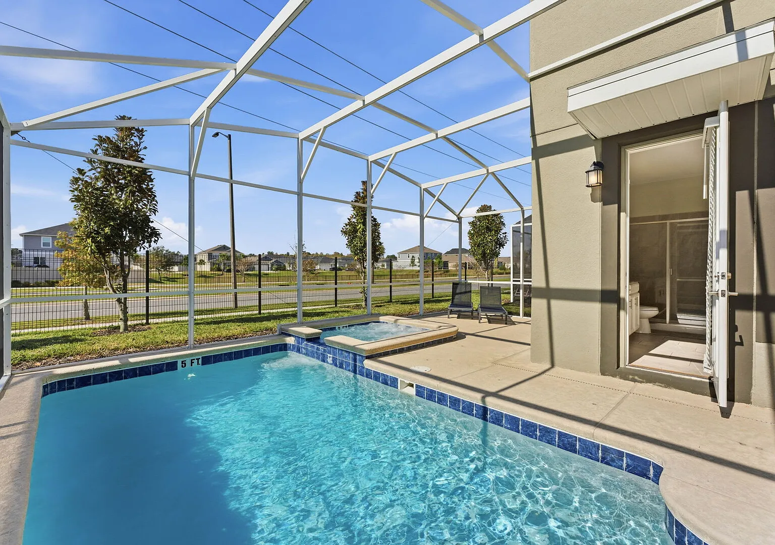 Spacious 5BR Home with Pool near Disney — Photo 2