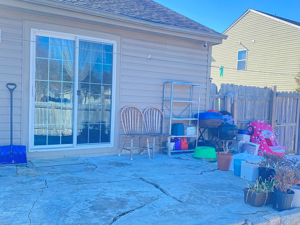 1st image of 922 Beal Way