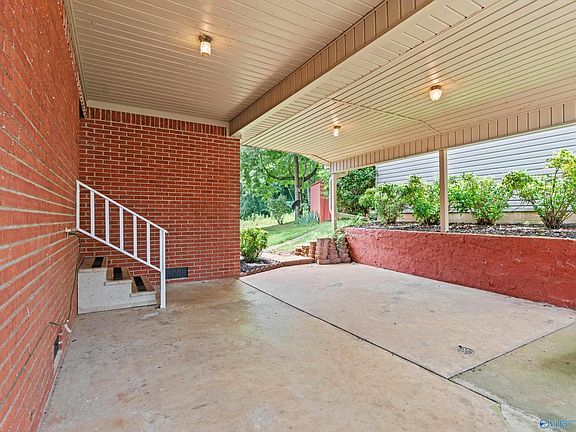 5th image of 150 Pinewood Dr