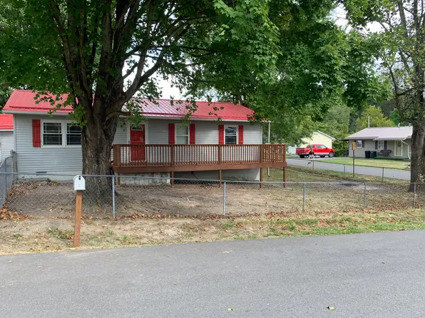2 Coleman Cir, Oak Hill, WV 25901