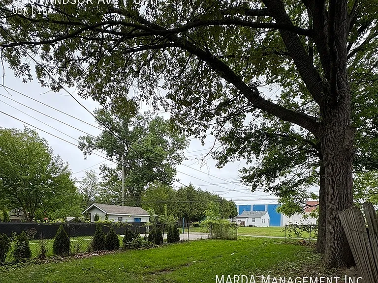 858 Windsor Ave #2 — Photo 12
