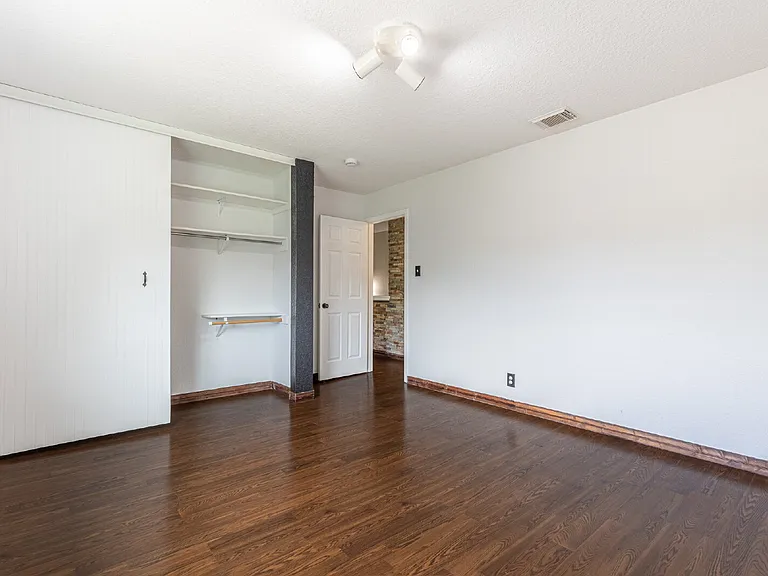 5702 Sunrise Laurel — Photo 22