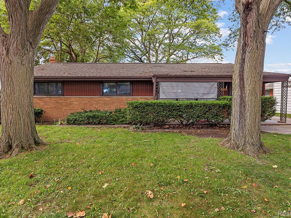 1st image of 32149 Saint Annes Dr