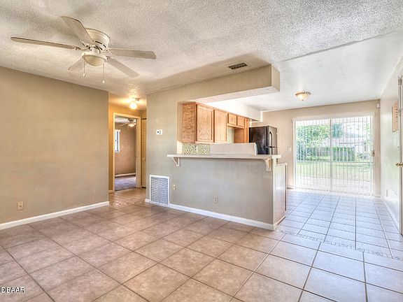 4th image of 1445 Wildrose Ln