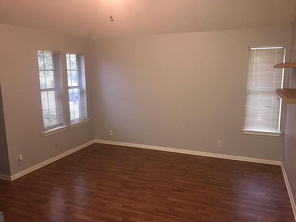 Living Room -Newly Painted