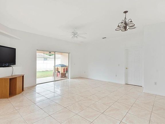 4th image of 108 Spoonbill Ct