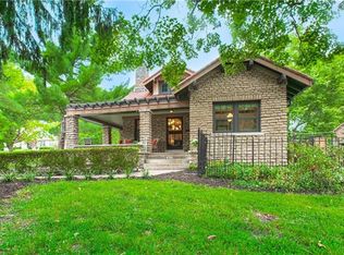 6720 Edgevale Rd, Kansas City, MO 64113