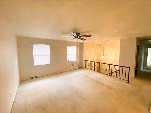 5th image of 445 Anita Dr