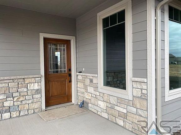 4th image of 812 E Shadow Creek Ln