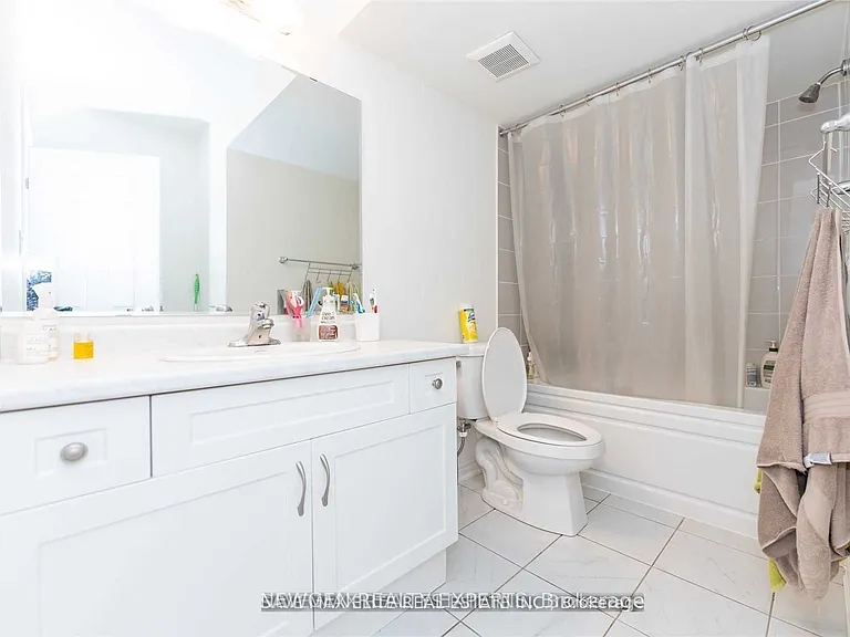 250 Lagerfeld Dr #8 — Photo 17