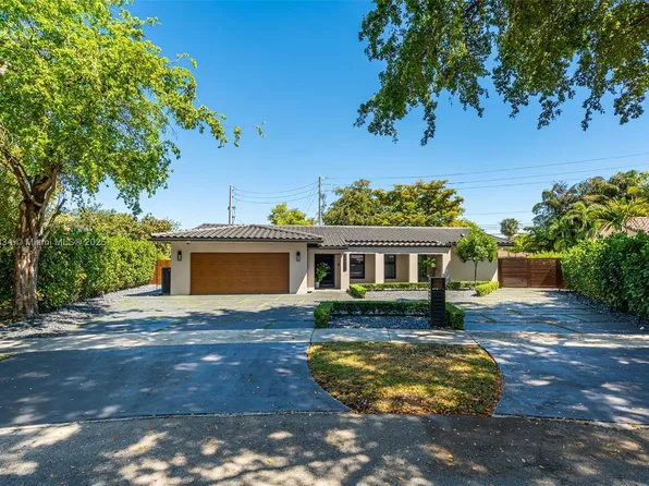 16511 Stonehaven Rd, Miami Lakes, FL 33014