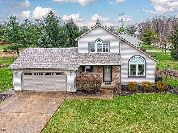 2nd image of 3158 Hemlock Pl