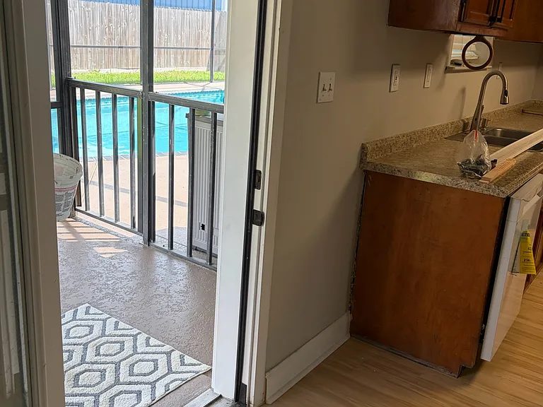 7535 Rogers Rd — Photo 6
