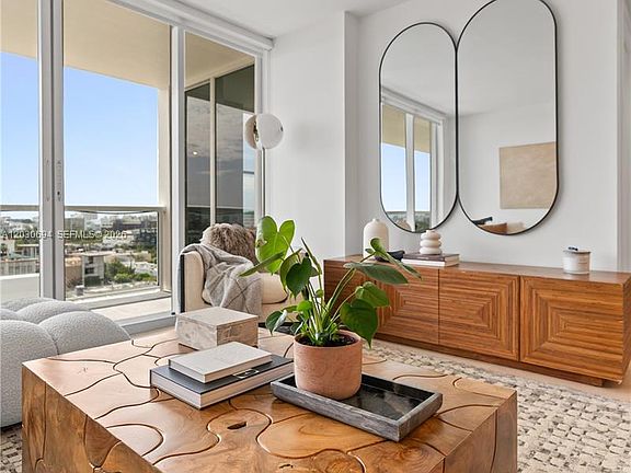 5th image of 1800 Sunset Harbour Dr #1003
