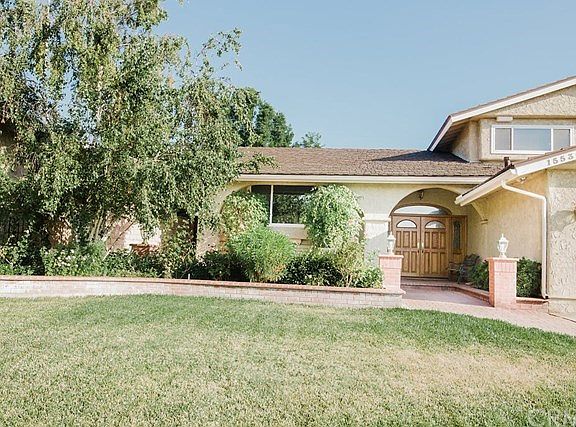 3rd image of 15536 Olive Branch Dr
