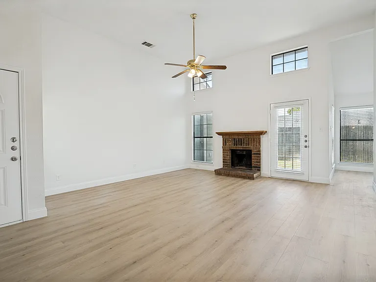 4605 Horizon Dr — Photo 5
