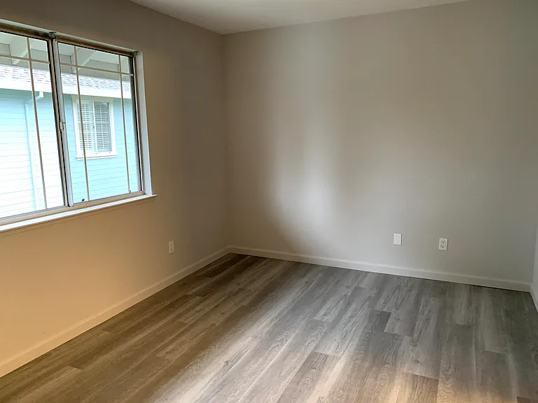 676 3rd St W #676 — Photo 3