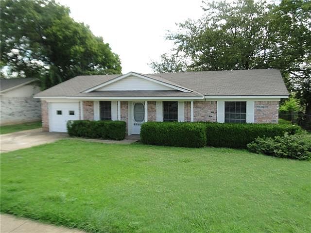 1st image of 413 Hastings Dr