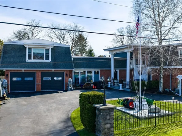 6 Middlefield Pl, Acushnet, MA 02743