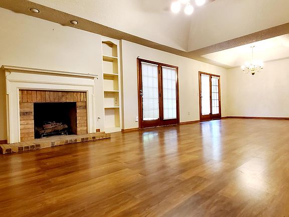 4th image of 1536 Creekside Dr