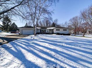 6757 Prairie View Dr, Sun Prairie, WI 53590