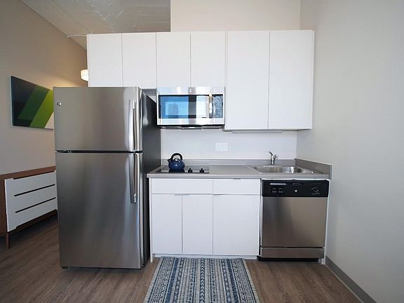 2nd image of 57 E 21st St #526