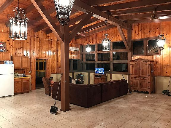 3rd image of 234 Moss Ln