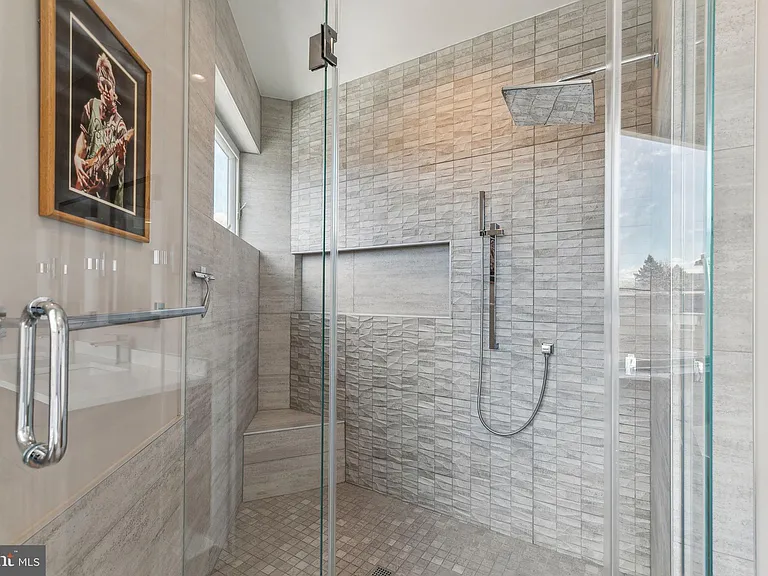 527 Brown St — Photo 24