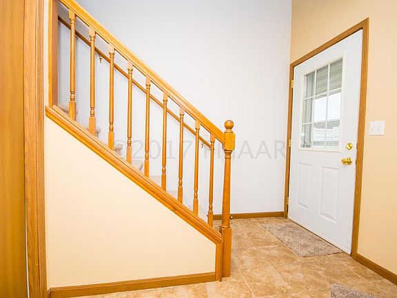 5th image of 1418 6th St E