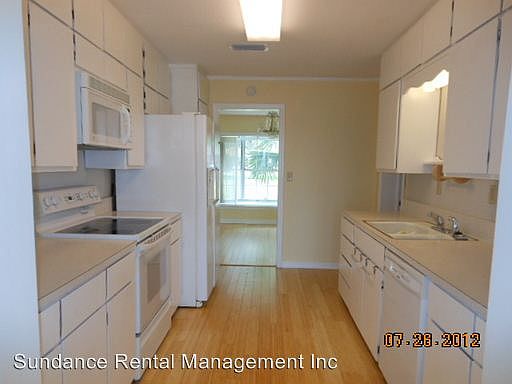 4th image of 311 Yacht Club Dr