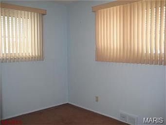 4th image of 1190 Clark St