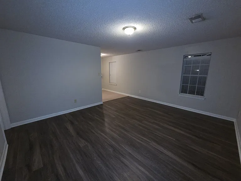 108 Hines Blvd #D — Photo 2