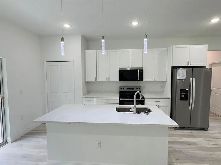 5902 N Darlington Dr — Photo 3