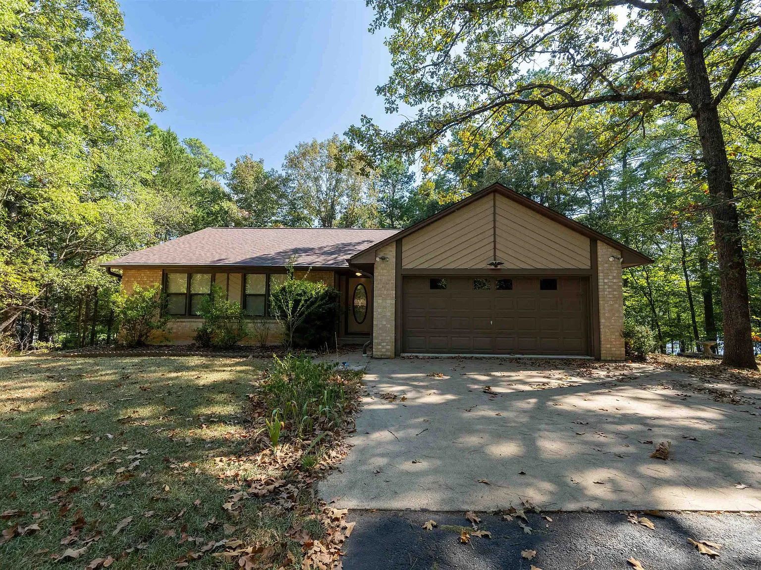 3 bed, 2.5 bath, 2301 sqft, $1,700 — Photo 1