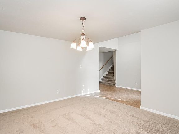 4th image of 3704 Oak Crossing Dr