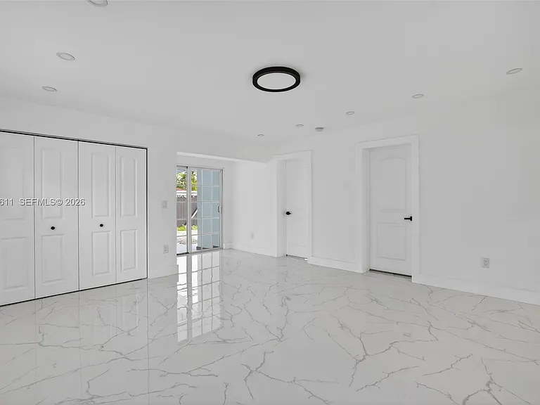 1920 SW 67th Ave — Photo 16
