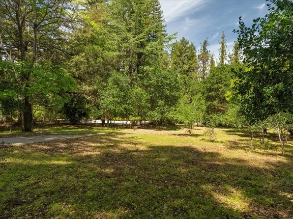 19941 Sunset Dr, Saratoga, CA 95070