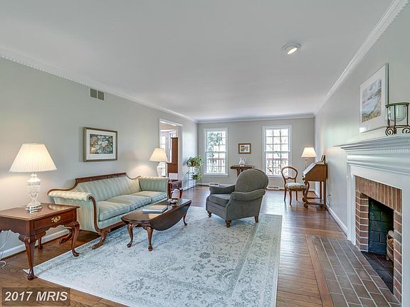 5th image of 9923 Phoenix Ln