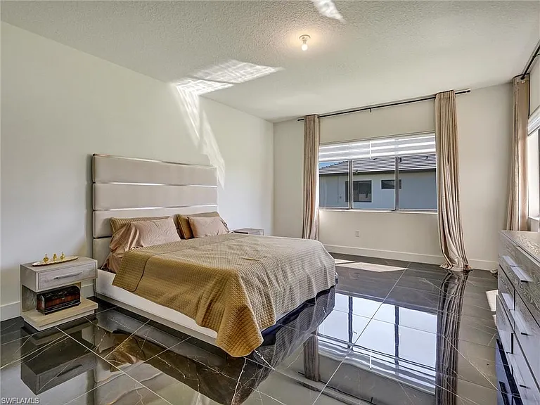 5126 Penella Ave — Photo 20