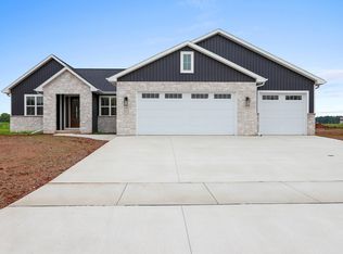 1607 Torchwood Trl, De Pere, WI 54115