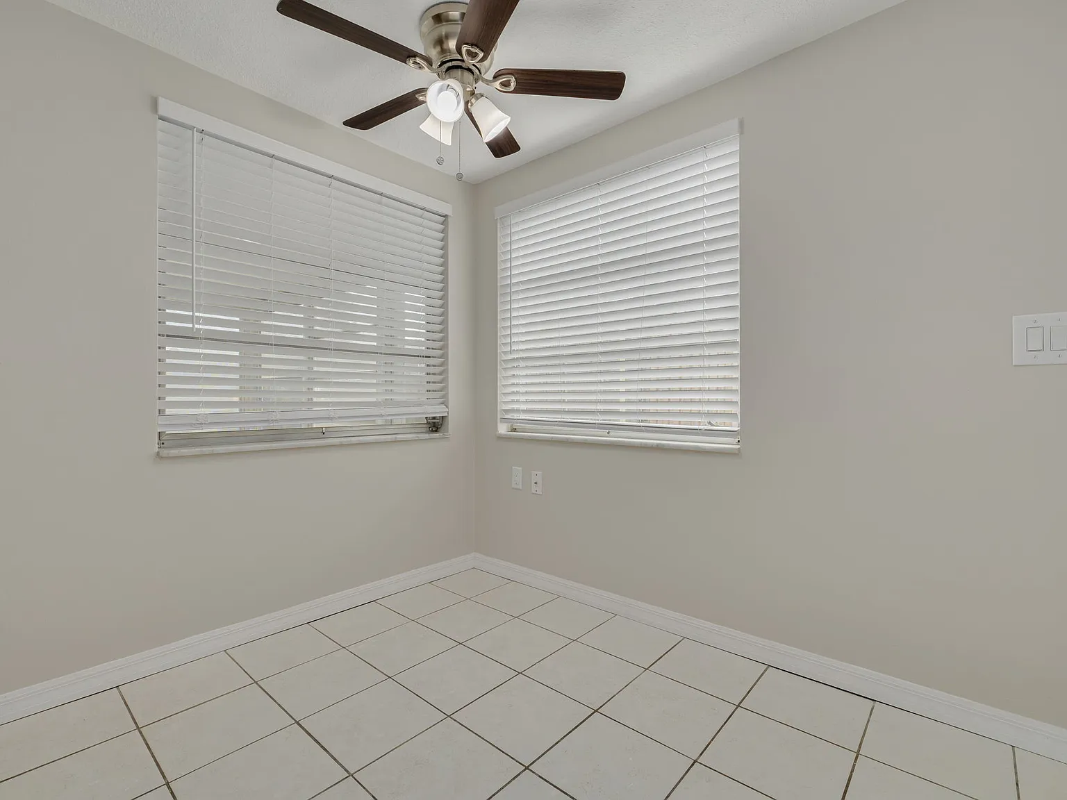 3 bed, 1293 sqft, $1,950 — Photo 4