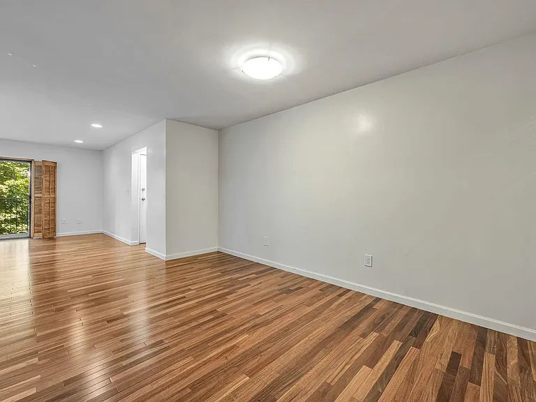6409 Liberty Ave #I1 — Photo 13