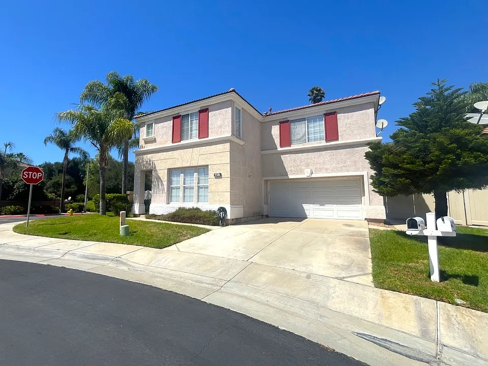 2301 Dorado St