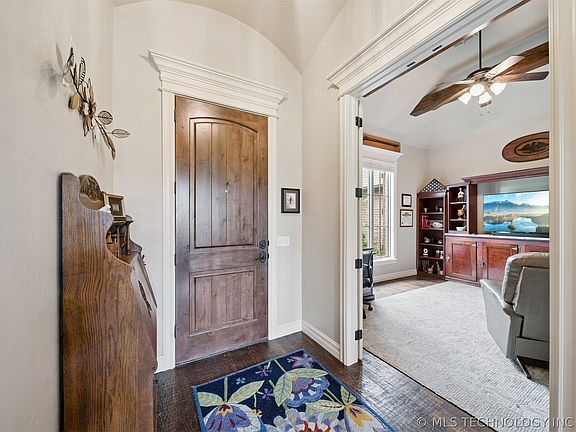 5th image of 7030 N 196th Pl