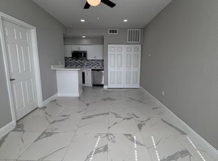 9258 Lake Chase Island Way #9258, Tampa, FL 33626