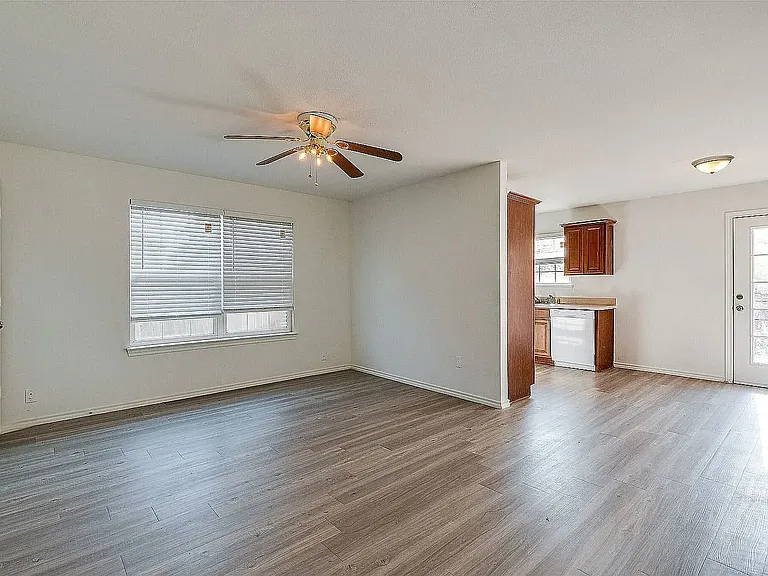 1115 Parkway Trl — Photo 14