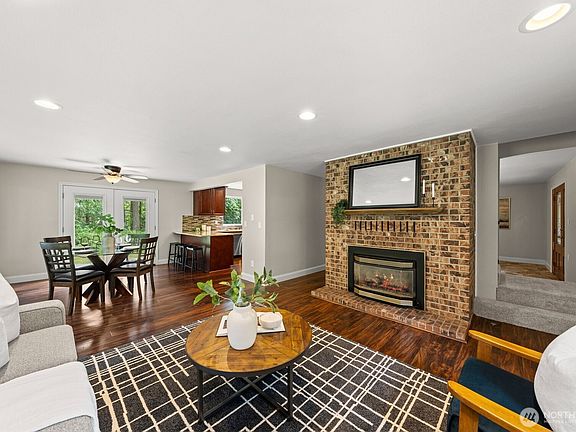 4th image of 15408 14th Avenue NW