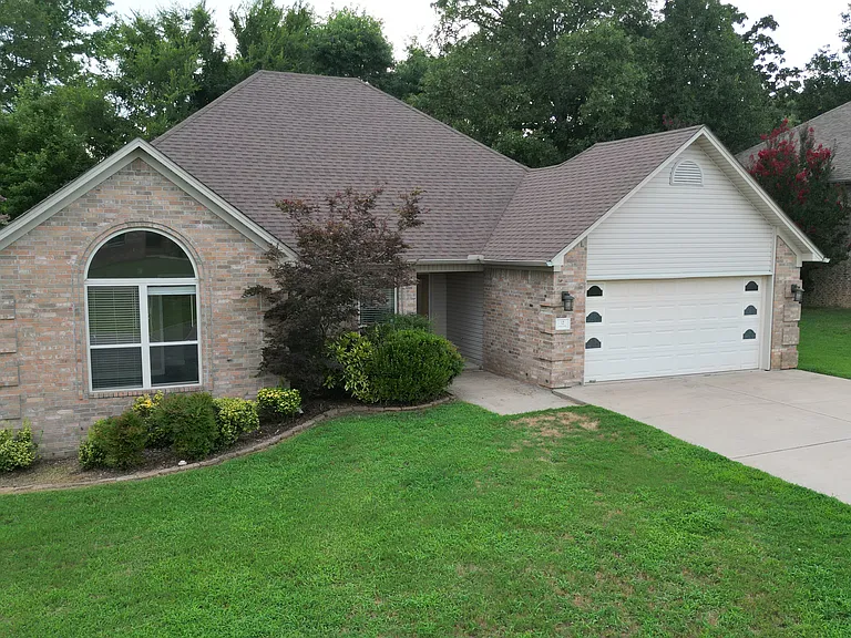 12 Jonathon Cv — Photo 3