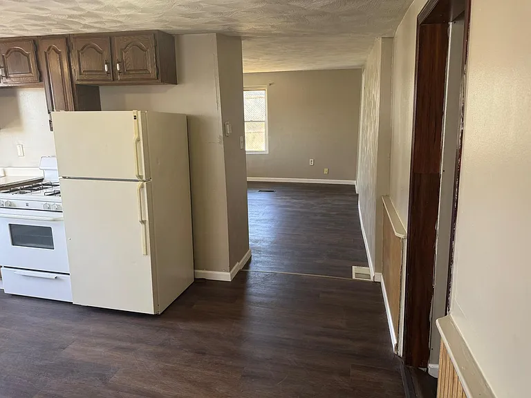 291 Maryland Ave — Photo 28