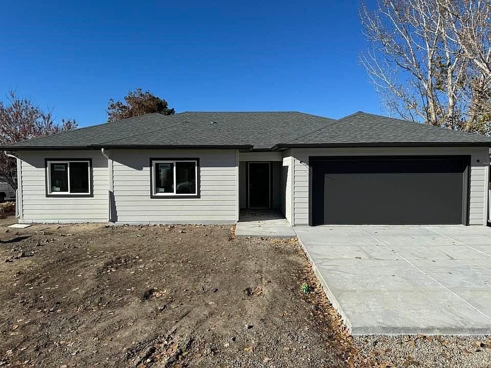 1st image of 467 Grand Valley Dr